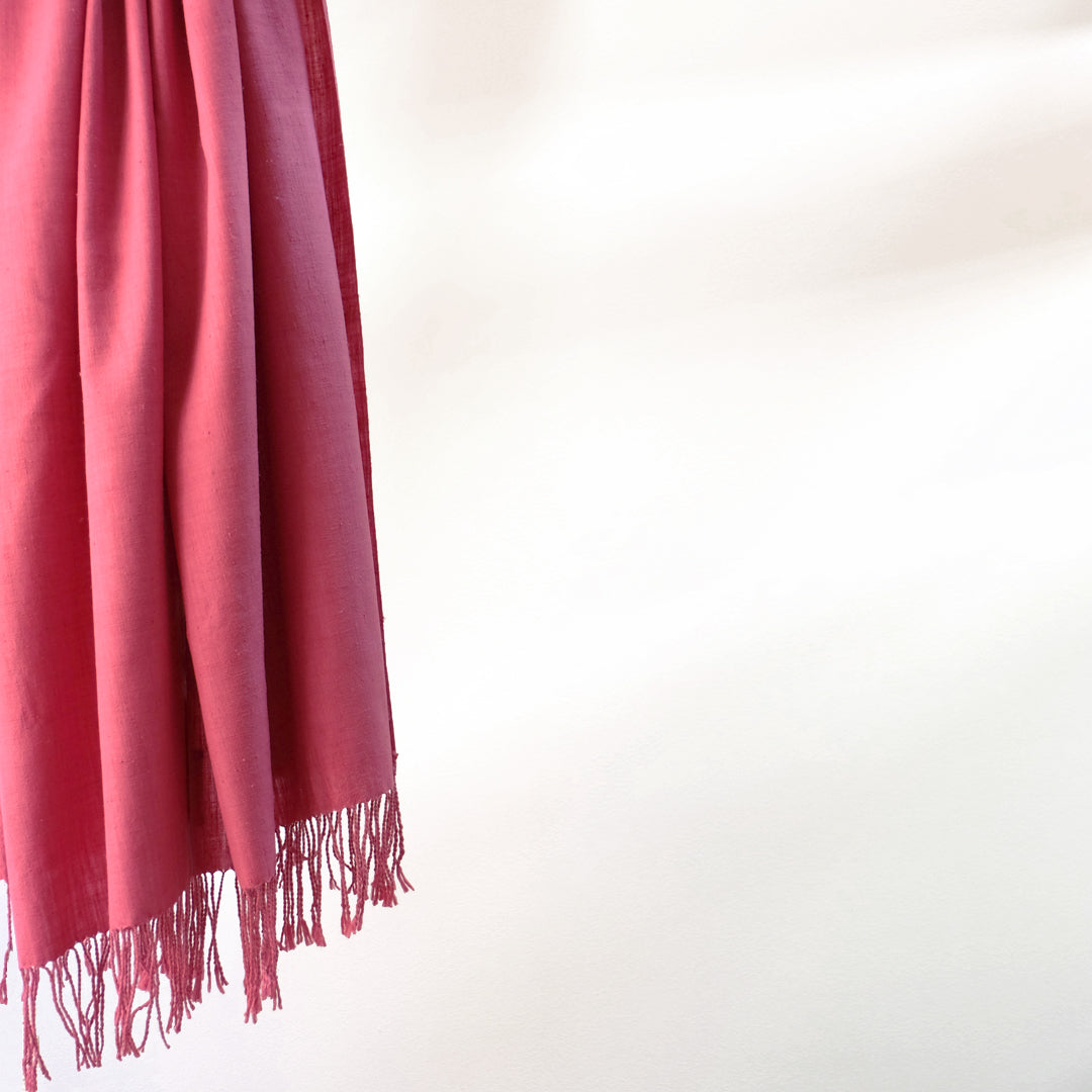 値下げ交渉ＯＫ！ロング寸 結城紬 無地 紬着尺 正絹 Ｂ４２１ 本場結城紬 縞 縮織 高機 単衣向きの結城紬である縮織を作るため